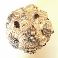 K.C.s Table Art and Brooch Bouquets 1071348 Image 2